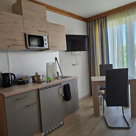 Dg Vermietung アパートホテル 3*